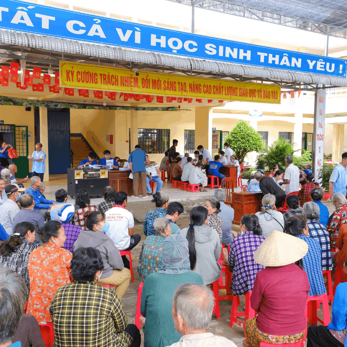Quỹ Xã hội Cỏ May đồng hành cùng Chương trình Hỗ trợ sức khỏe cộng đồng