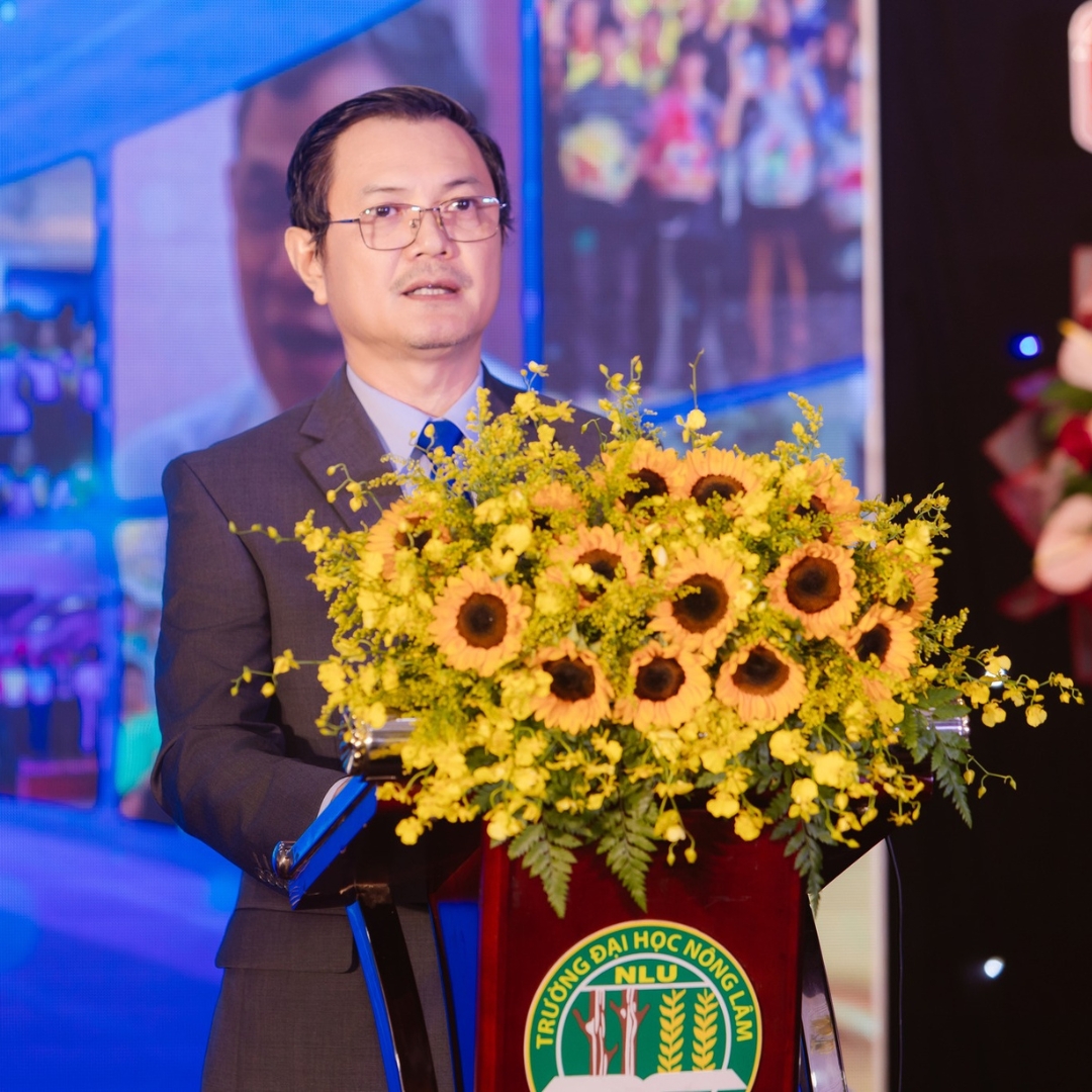Tạp chí Doanh Nhân Sài Gòn (23/05/2026) – “Ký túc xá Cỏ May: 10 năm gieo 'hạt giống yêu thương' cho sinh viên nghèo hiếu học”