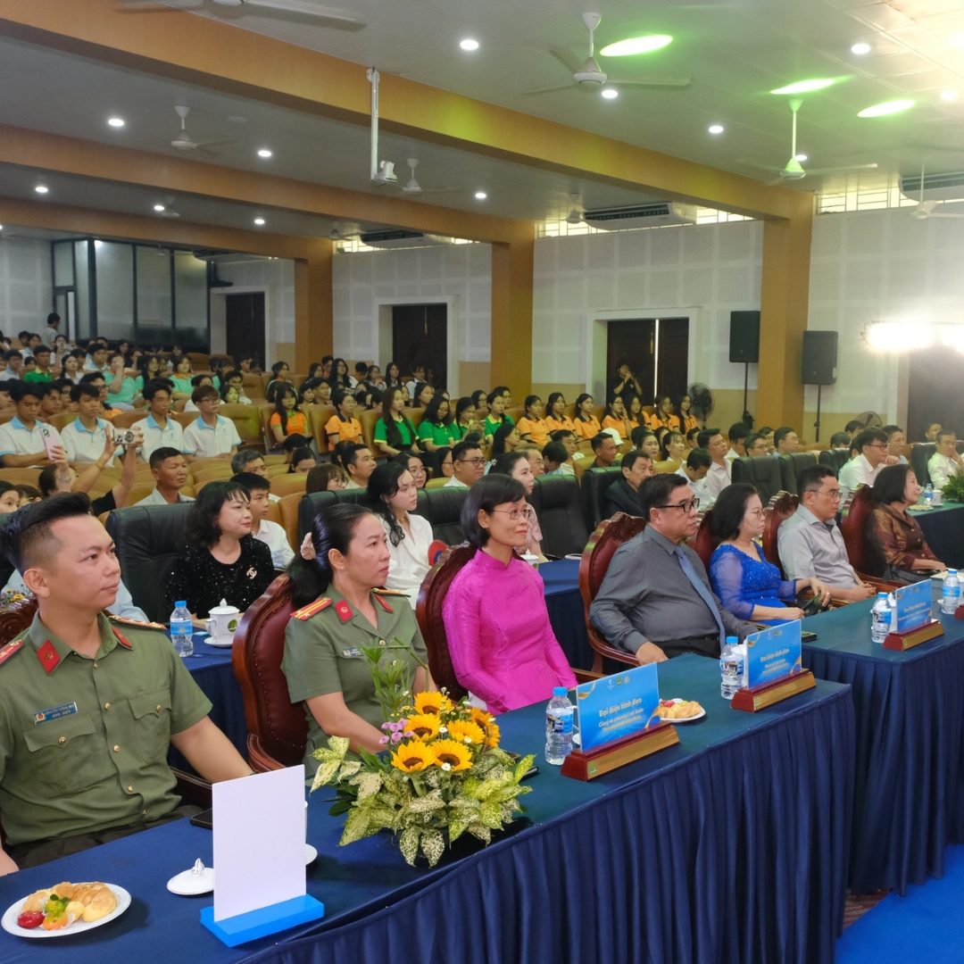Tạp chí Nông thôn Việt (23/05/2026) – “Ký túc xá Cỏ May: Hành trình 10 năm gieo mầm tử tế và di sản của lão nông miền Tây”