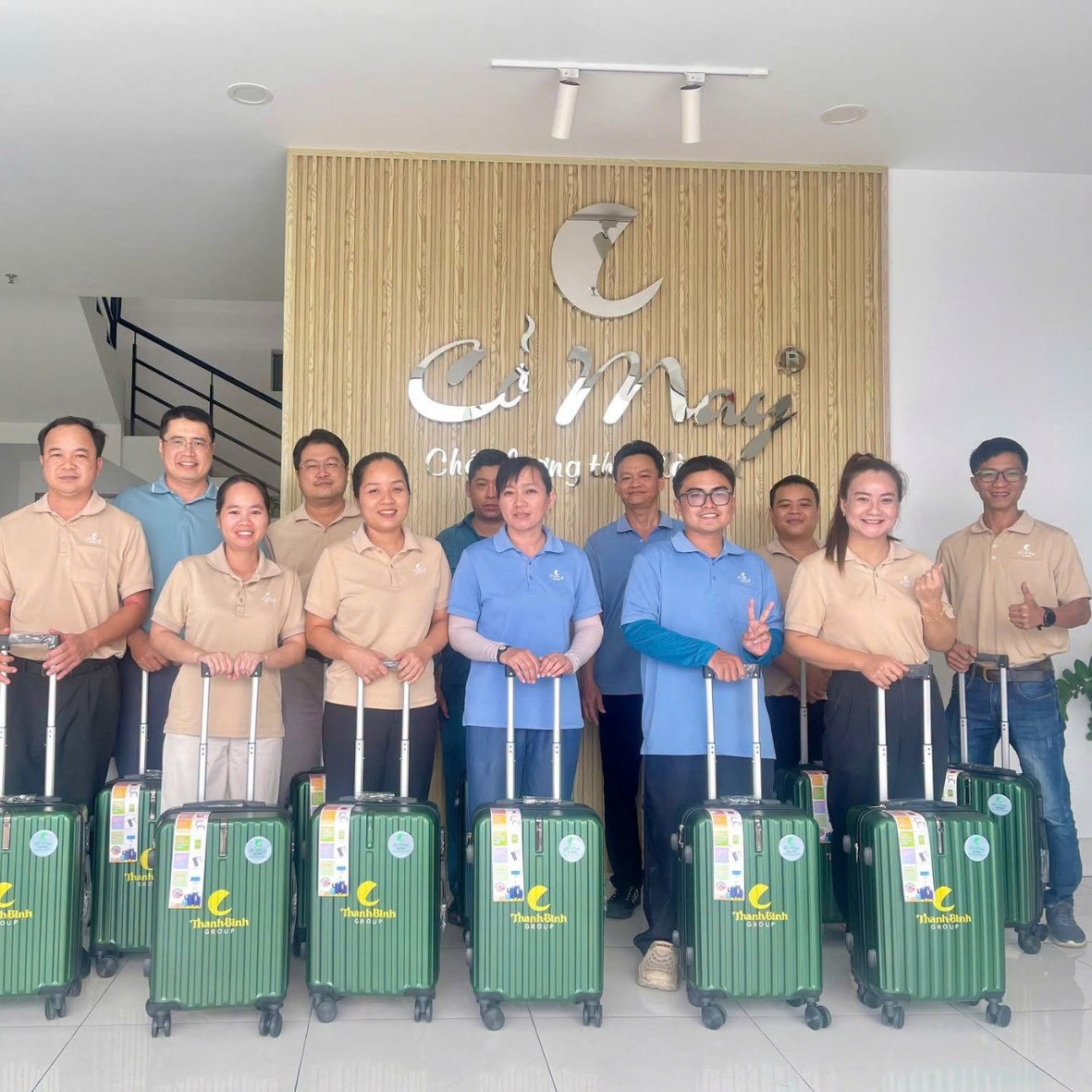 Trung Thu đoàn viên - Cỏ May Sa Đéc trao gửi yêu thương đến cán bộ công nhân viên