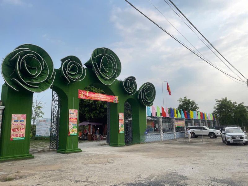 Vườn Hồng Cỏ May